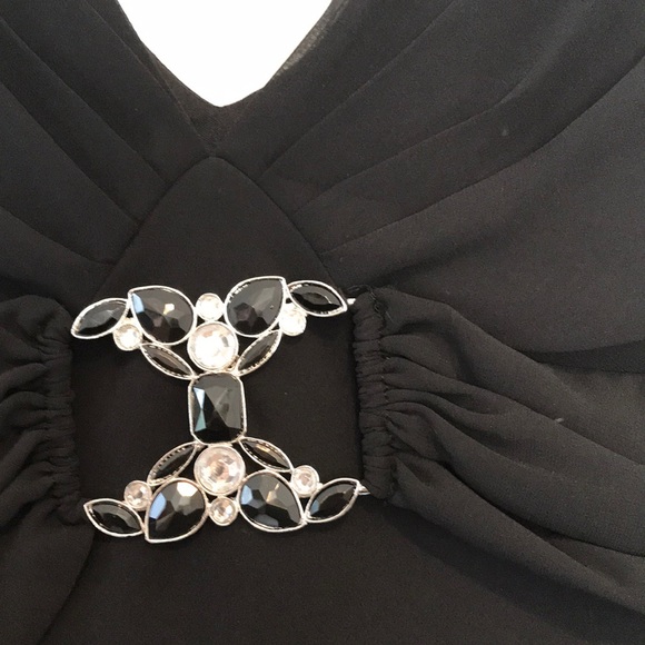 Sleeveless dress top - Picture 2 of 5